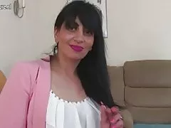 Araba þroskað mamma frá bretlandi með svangur leggöng